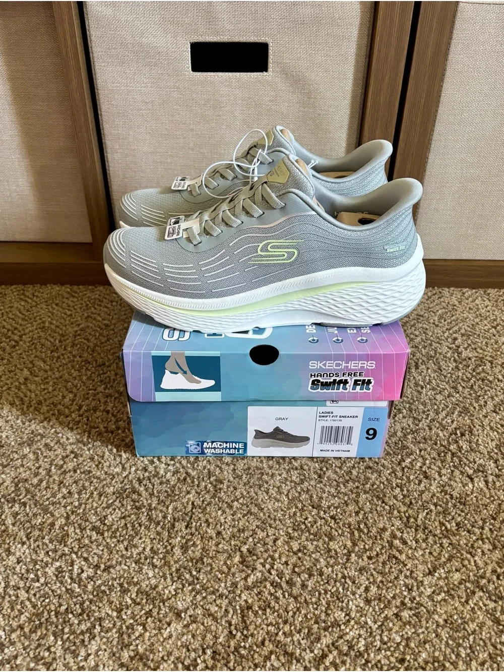 Skechers Swift Fit Size 9 Women Gray Slip-On Sneakers with Lime Accent